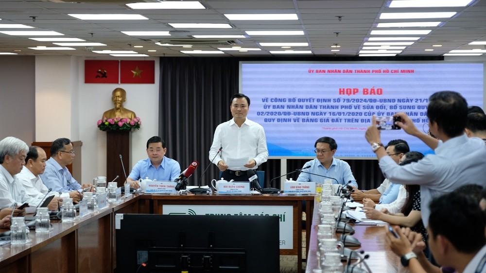 Ông Bùi Xuân Cường, Phó chủ tịch UBND TP.HCM nói từ nay đến hết ngày 31/12/2025 là quá trình để Thành phố xây dựng bảng giá đất lần đầu theo Luật đất đai 2024 với tinh thần là hết sức sòng phẳng theo giá thị trường. Ảnh: Trọng Tín.