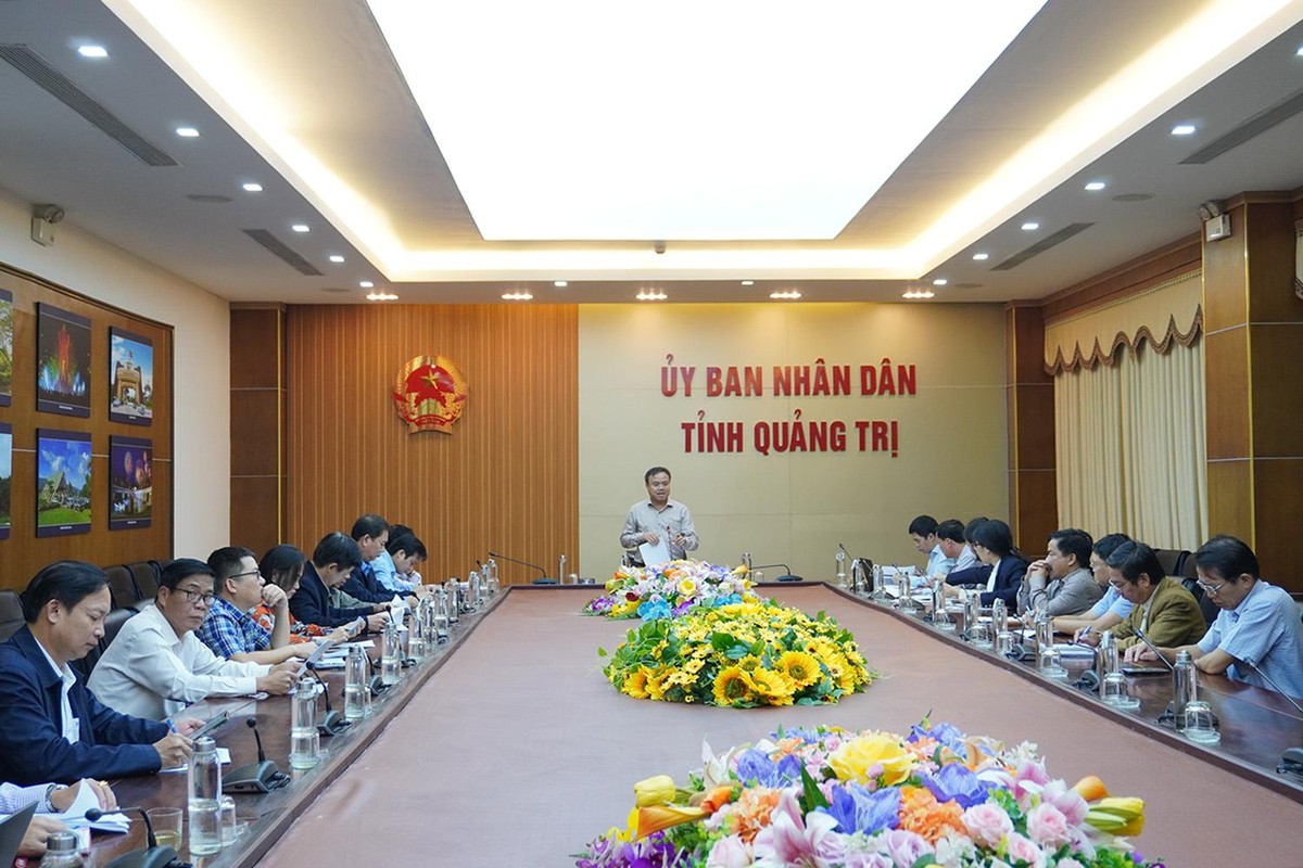 Phó chủ tịch UBND tỉnh Quảng Trị Lê Đức Tiến chủ trì cuộc họp Ảnh: Trường Nhật