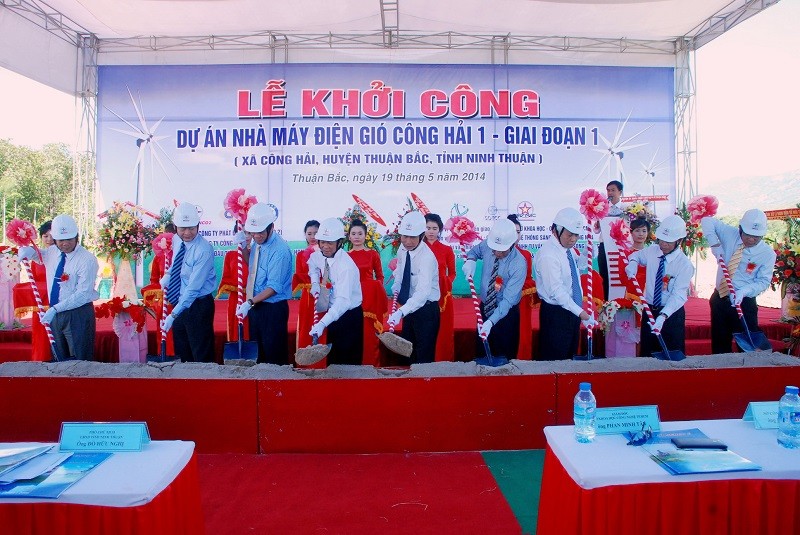 Dự án Nhà máy điện gió Công Hải 1, giai đoạn 1 đã được khởi công vào ngày 19/5/2014, do Tổng công ty Công nghiệp Sài Gòn (CNS), Tổng công ty Phát điện 2 (EVN Genco 2) và Công ty cổ phần Kl992 VIP Trang Chủ 2026 điện lực TP.HCM làm chủ Kl99ok phiên bản mới. Ảnh: Tạp chí Công Thương.