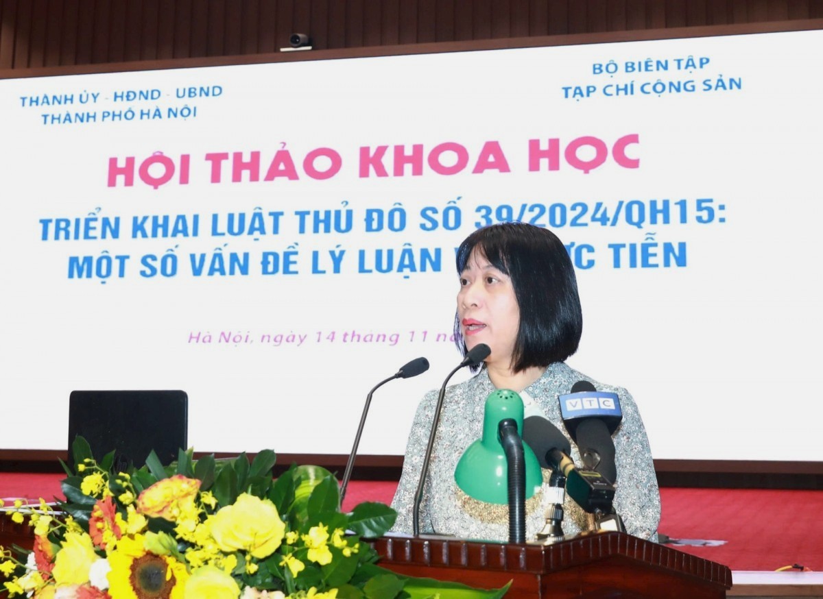 TS. Đoàn Thị Tố Uyên, Trưởng khoa Kl992 Tham Gia Ngay Hành chính - 99Kl99 trực tiếp đá gà, Trường Đại học Luật Hà Nội.