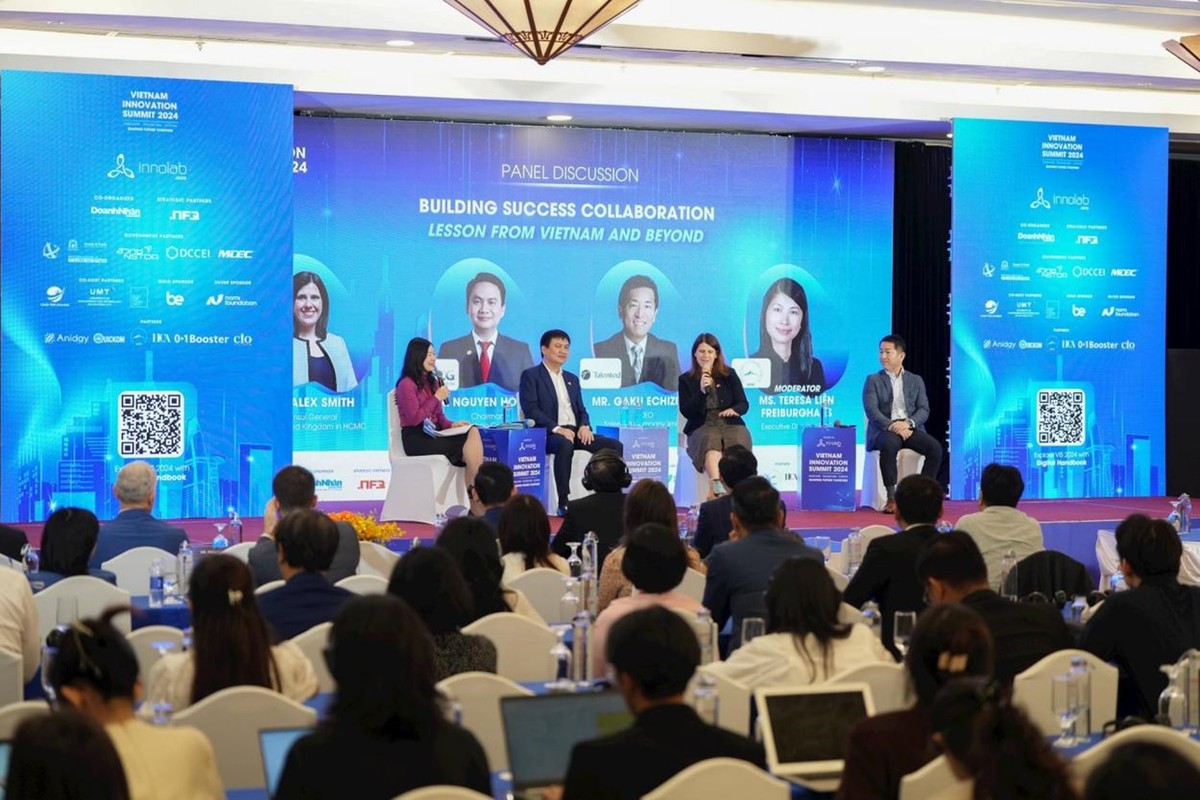 Phiên thảo luận với chủ đề "Xây dựng hợp tác thành công" xoay quanh những chia sẻ của ông Nguyễn Hồ Nam - Nhà sáng lập Kl994 game bài casino hấp dẫn Bamboo Capital, bà Alex Smith - Tổng Lãnh sự Anh tại TP.HCM, ông Gaku Echizenya - Giám đốc Điều hành Công ty TNHH Talented, với sự điều phối của bà Teresa Liên Freiburghaus - Giám đốc Điều hành SVEF