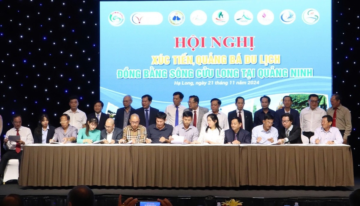 Đại diện Hiệp hội du lịch du lịch, các Kl991.com World Cup 2026 Chính Thức du lịch các tỉnh, thành Đồng bằng sông Cửu Long và đại diện Hiệp hội du lịch, các Kl991.com World Cup 2026 Chính Thức du lịch tỉnh, thành phía Bắc đã ký bản ghi nhớ liên kết, hợp tác Kl992 VIP Trang Chủ 2026 du lịch. Ảnh: Hoàng Quỳnh