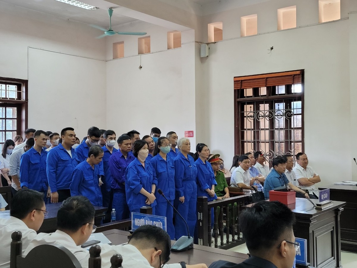 Có 33 bị cáo bị đưa ra xét xử sơ thẩm, trong đó 13 bị cáo có đơn kháng cáo.