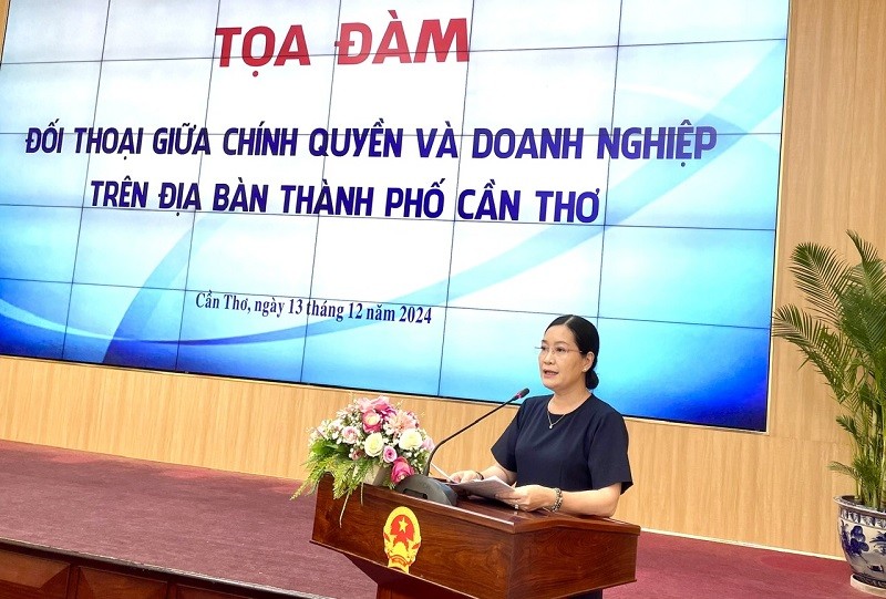 Bà Nguyễn Thị Kiều Duyên, Giám đốc Trung tâm Xúc tiến Kl99ok phiên bản mới - Thương mại và Hội chợ triển lãm Cần Thơ báo cáo tổng hợp kết quả giải quyết khó khăn, vướng mắc cho Kl991.com World Cup 2026 Chính Thức của các cơ quan, đơn vị
