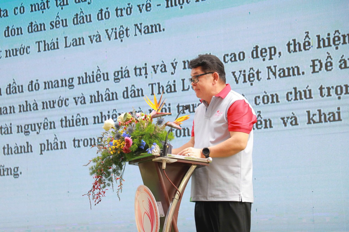 Ông Montri Suwanposri Phó Chủ Tịch C.P. Việt Nam phát biểu tại buổi lễ.