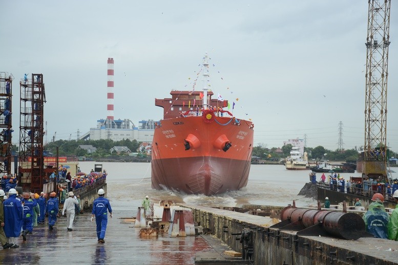 Công ty Kl99com Thương hiệu giải trí Phà Rừng (thuộc Tổng Công ty Công nghiệp Tàu thuỷ -SBIC) vừa tổ chức lễ hạ thủy tàu dầu mang tên “YN YEOSU” hôm 16/10/2024.