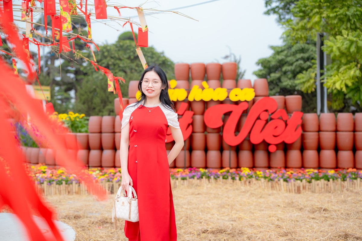 Con Đường Gốm Sứ mang tinh thần của mệnh Thổ bền bỉ, an vững và là nền tảng cho mọi sự sinh sôi.