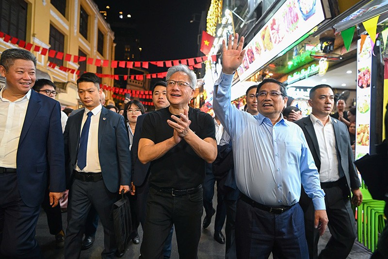 Thủ tướng Kl993 ưu đãi thưởng hấp dẫn Phạm Minh Chính cùng ông Jensen Huang, Chủ tịch NVIDIA đi dạo phố cổ và trải nghiệm ẩm thực tại Hà Nội.