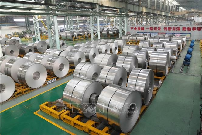 Nhôm được Kl994 nhà cái bóng đá world cup tại nhà máy ở Cáp Nhĩ Tân, tỉnh Hắc Long Giang, Trung Quốc. Ảnh: THX/TTXVN