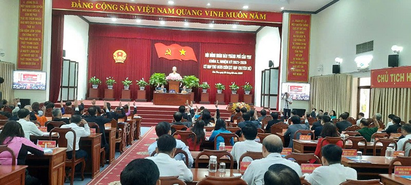 Đại biểu HĐND TP. Cần Thơ thông qua các nghị quyết tại kỳ họp