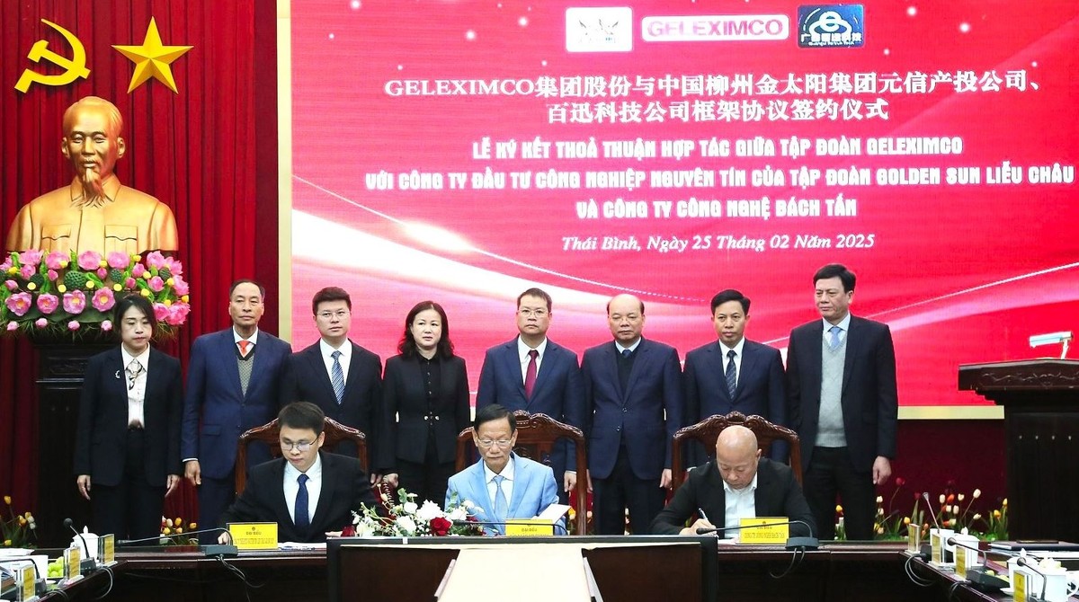 Lãnh đạo tỉnh Thái Bình và đại biểu chứng kiến lễ ký kết thoả thuận hợp tác xây dựng nhà máy Kl994 nhà cái bóng đá world cup phụ tùng ô tô tại tỉnh Thái Bình giữa Kl994 game bài casino hấp dẫn Geleximco, Công ty Nguyên Tín và Công ty Bách Tấn (Trung Quốc).