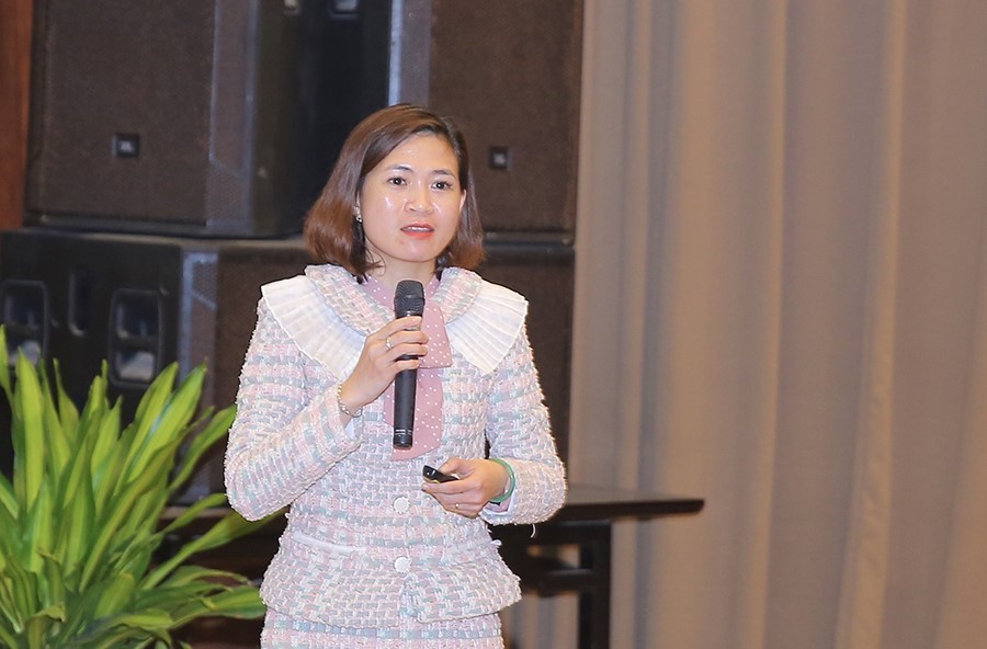 TS. Trần Nhật Lam Duyên, Trường Khoa học liên ngành và Nghệ thuật - Đại học Quốc gia Hà Nội (VNU-SIS) tham luận tại hội thảo. TS. Trần Nhật Lam Duyên, Trường Khoa học liên ngành và Nghệ thuật - Đại học Quốc gia Hà Nội (VNU-SIS) tham luận tại hội thảo.