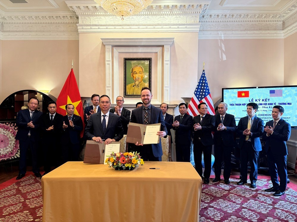 Petrolimex ký thỏa thuận với 3 Hiệp hội cung cấp ethanol hàng đầu của Mỹ là U.S. Grains Council, Renewable Fuels Association (RFA), Growth Energy.