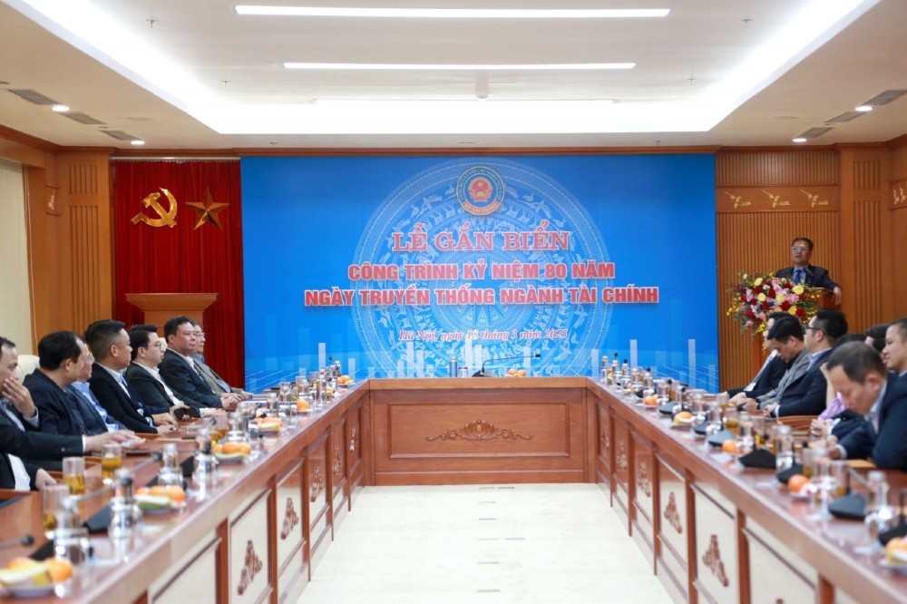 Toàn cảnh buổi lễ gắn biển Công trình kỷ niệm 80 năm Ngày Truyền thống ngành Kl991.com nạp rút nhanh.