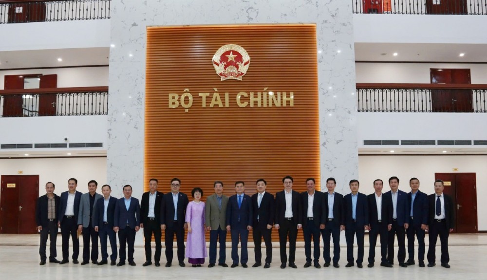 Thứ trưởng Bùi Văn Khắng chụp ảnh lưu niệm cùng các đại diện lãnh đạo một số đơn vị thuộc Bộ Kl991.com nạp rút nhanh. Ảnh: Đức Minh.