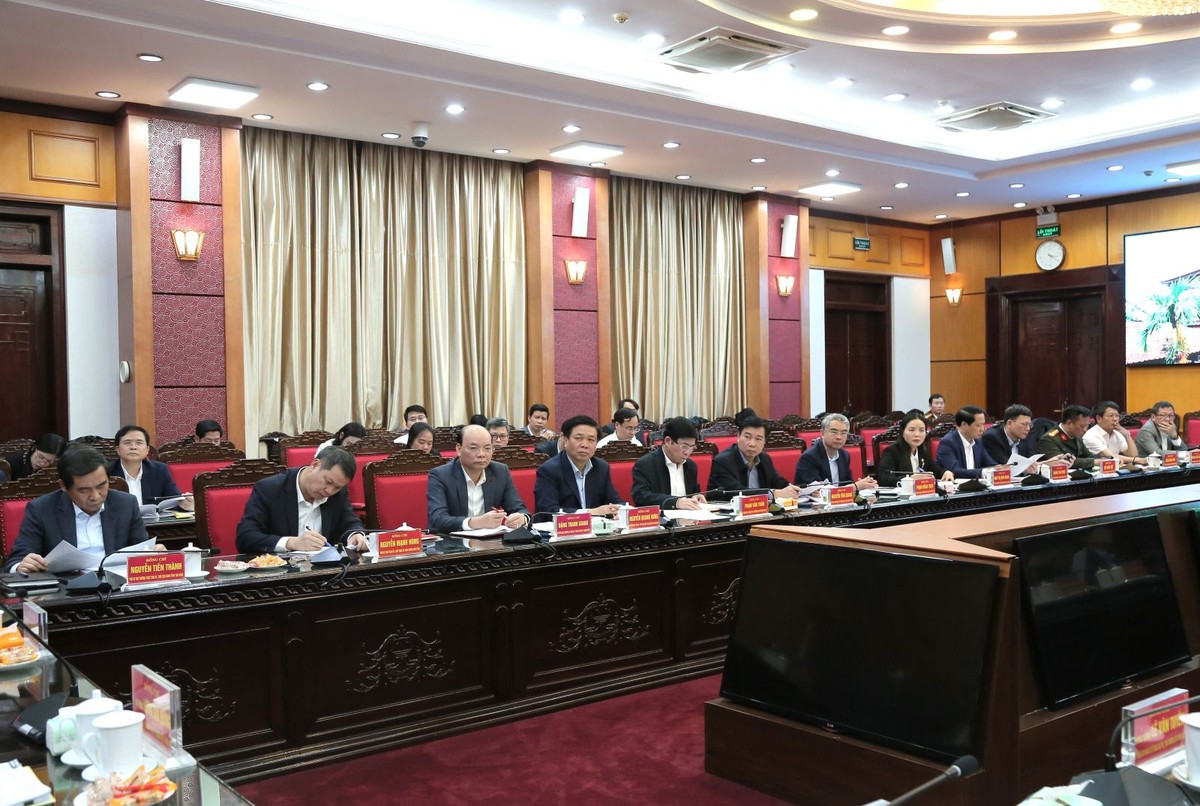 Lãnh đạo tỉnh Thái Bình dự hội nghị