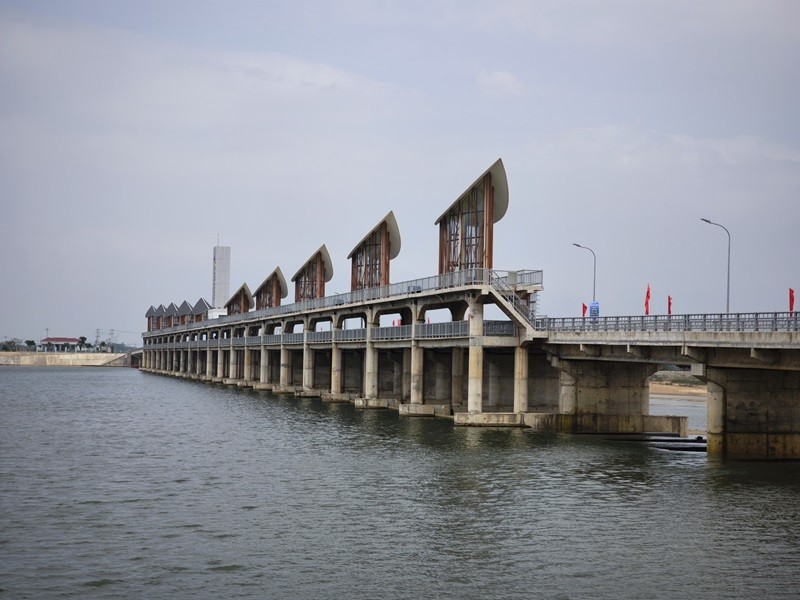 Đập dâng Phú Phong được hoàn thành chỉ trong vòng 2 năm.