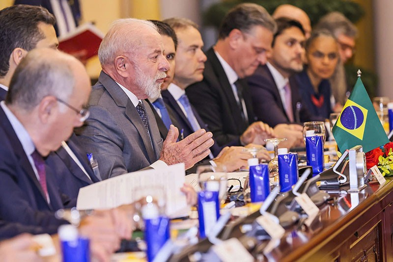 Tổng thống Lula da Silva và Đoàn đại biểu Brazil tại hội đàm.