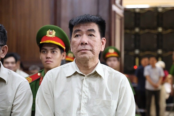 Bị cáo Lê Quang Bình bị phạt tổng hợp mức án 30 năm tù về 3 tội danh.