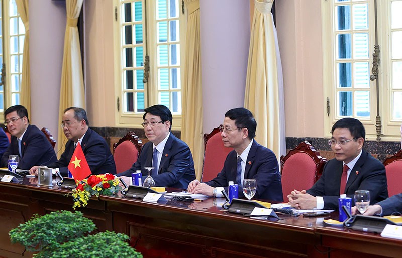 Chủ tịch nước Lương Cường dẫn đầu Đoàn đại biểu cấp cao Việt Nam tham gia hội đàm