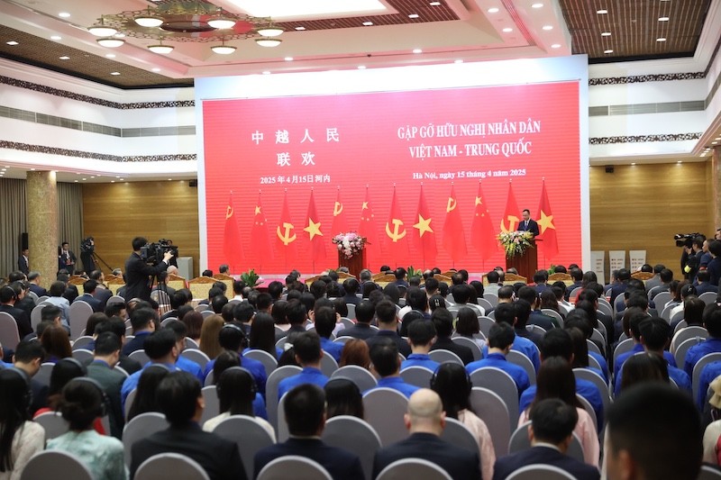 Hoạt động Gặp gỡ hữu nghị nhân dân Việt Nam - Trung Quốc sáng 15/4. Ảnh: Đức Thanh