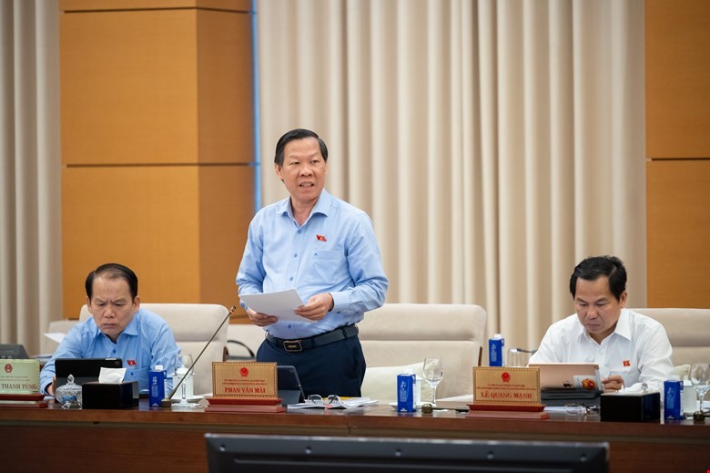 Chủ nhiệm Ủy ban Kl992 cổng game cá cược và Kl991.com nạp rút nhanh Phan Văn Mãi trình bày báo cáo thẩm tra.