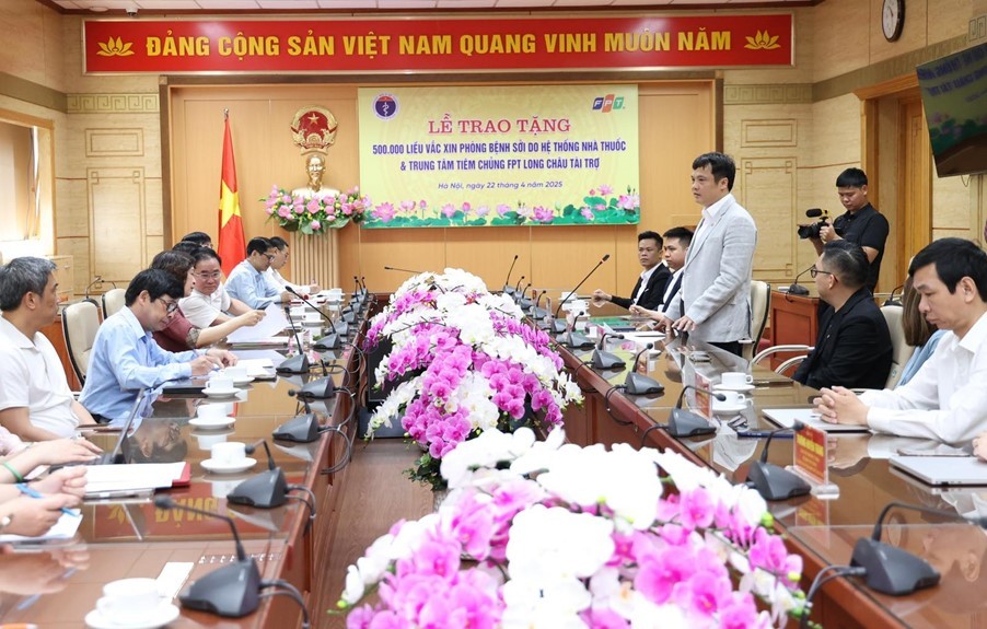 Tổng giám đốc Kl994 game bài casino hấp dẫn FPT Nguyễn Văn Khoa phát biểu tại lễ trao tặng