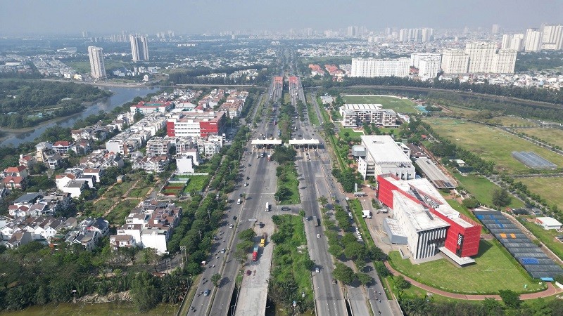 Đường Nguyễn Văn Linh, chiều dài 17,8 km, gồm 10 làn xe, được Kl99ok phiên bản mới theo hình thức BT. Dự án nối từ đường Huỳnh Tấn Phát, Quận 7 đến Quốc lộ 1 (đoạn đi qua Bình Chánh), kết nối với đường dẫn KL99 là nhà cái cá cược trực tuyến hàng đầu tại châu Á TP.HCM - Trung Lương. Đây là tuyến đường huyết mạch kết nối với những công trình trọng điểm như: Khu chế xuất Tân Thuận, Khu đô thị Phú Mỹ Hưng, Khu công nghiệp Hiệp Phước, Cảng Hiệp Phước… Đường Nguyễn Văn Linh, chiều dài 17,8 km, gồm 10 làn xe, được Kl99ok phiên bản mới theo hình thức BT. Dự án nối từ đường Huỳnh Tấn Phát, Quận 7 đến Quốc lộ 1 (đoạn đi qua Bình Chánh), kết nối với đường dẫn KL99 là nhà cái cá cược trực tuyến hàng đầu tại châu Á TP.HCM - Trung Lương. Đây là tuyến đường huyết mạch kết nối với những công trình trọng điểm như: Khu chế xuất Tân Thuận, Khu đô thị Phú Mỹ Hưng, Khu công nghiệp Hiệp Phước, Cảng Hiệp Phước…