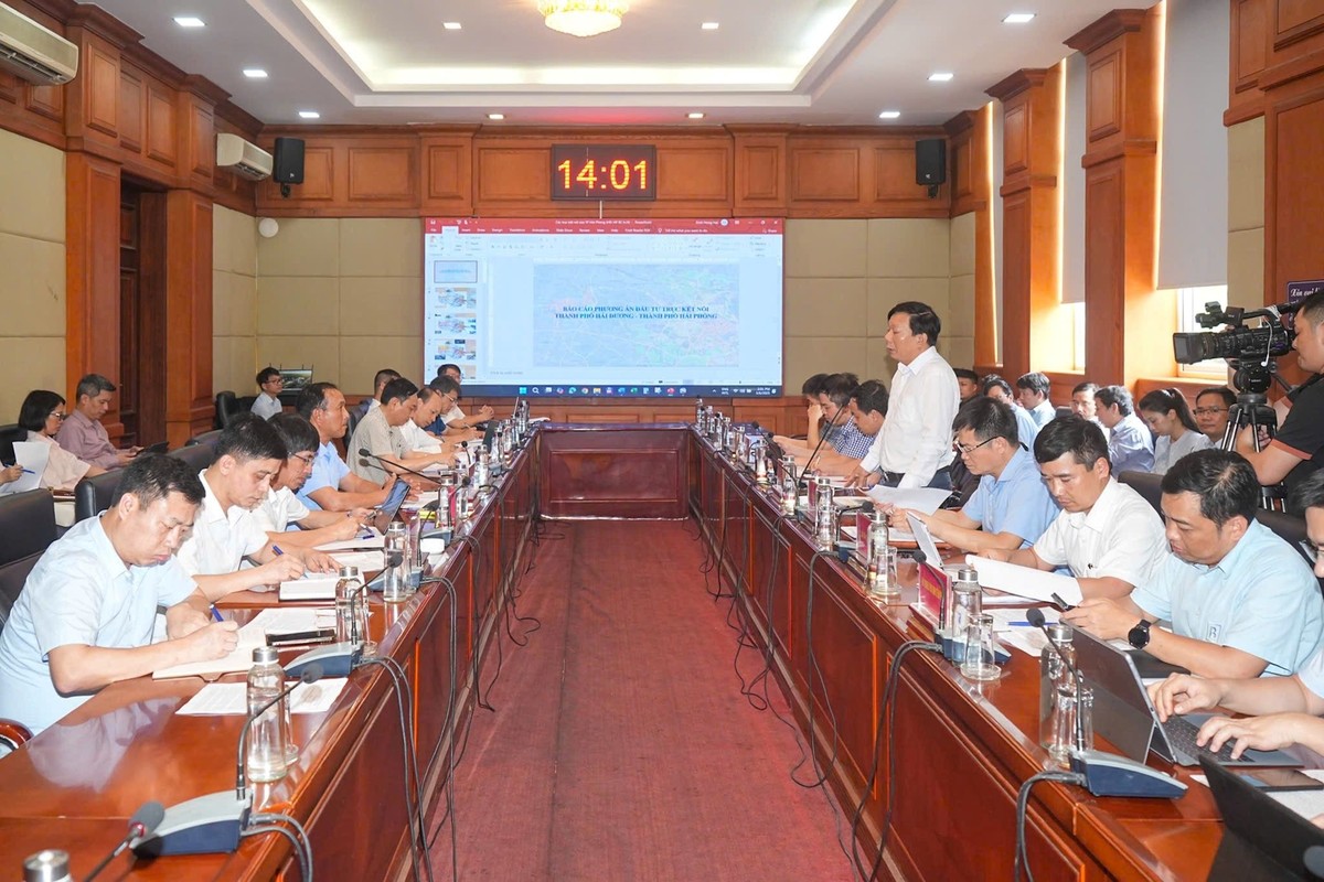 Lãnh đạo UBND hai địa phương bàn giải pháp, nghiên cứu triển khai các phương án KL99 là cổng game giải trí trực tuyến hàng đầu hiện nay kết nối Hải Dương - Hải Phòng; bố trí phương tiện đi lại; nhà ở cho cán bộ, nhân viên Hải Dương sang Hải Phòng làm việc