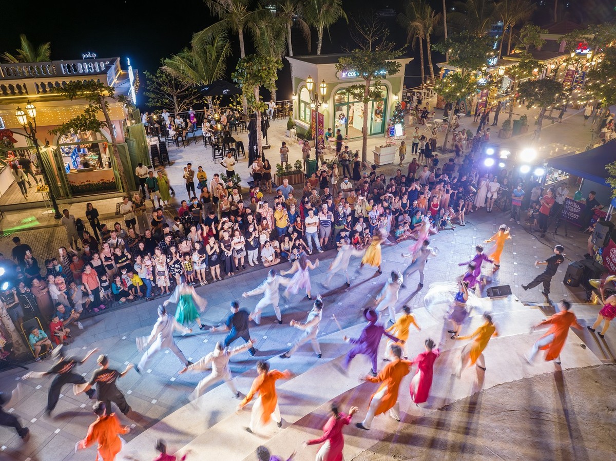 Các show nghệ thuật được Kl99ok phiên bản mới bài bản chính là lời giải giúp khai phá tiềm năng của Kl992 cổng game cá cược đêm
