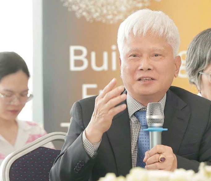 Luật sư Bùi Văn Thành, Trưởng Văn phòng Luật sư Mặt trời mới.
