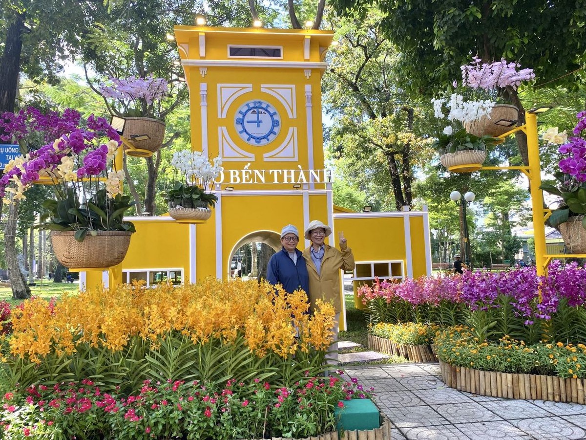 Năm nay, lễ hội thu hút hơn 200 đơn vị là các hợp tác xã, nhà vườn, nghệ nhân tham gia triển lãm, giới thiệu về hoa lan và hội thi hoa lan. Tổng số lượng hoa lan tham gia trưng bày triển lãm tại các tiểu cảnh các hạng mục là 39.000 sản phẩm, tăng 35% so với Festival Hoa lan lần II. Trong đó, các đơn vị tại TP.HCM cung cấp là 34.000 sản phẩm chiếm tỷ lệ 87%, còn lại hoa lan của các tỉnh Lâm Đồng, Đắk Lắk…