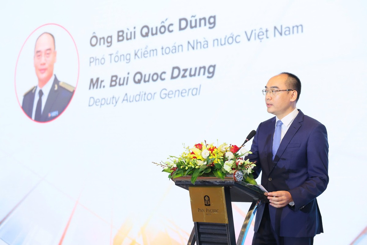 Ông Bùi Quốc Dũng, Phó Tổng Kiểm toán 99Kl99 trực tiếp đá gà. Ảnh: ACCA Việt Nam