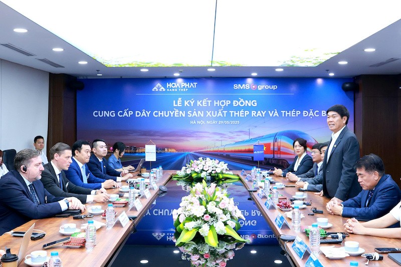 Hoà Phát ký hợp đồng cung cấp công nghệ và dây chuyền Kl994 nhà cái bóng đá world cup thép ray và thép hình với SMS group vào sáng 29/5.