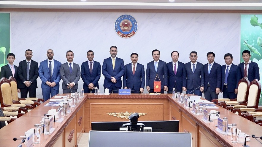 Buổi làm việc với Quỹ Kl99ok phiên bản mới Quốc gia Oman mở ra kỳ vọng mở rộng hợp tác sang các lĩnh vực. Ảnh: Xuân Bách