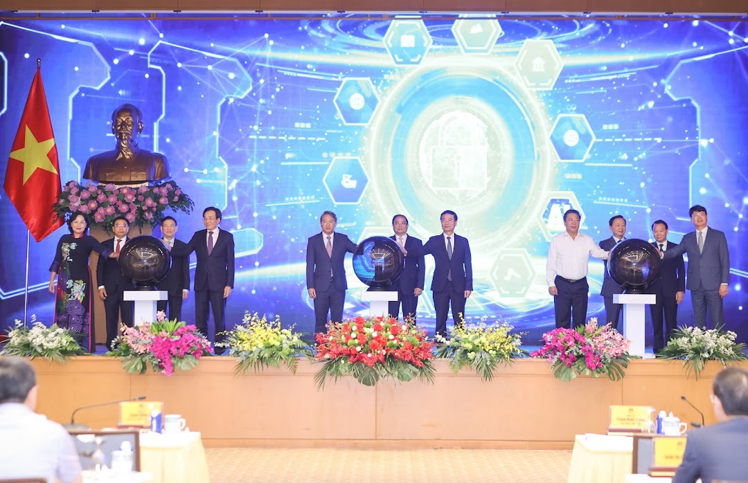 Ngay trước Tọa đàm, Thủ tướng Kl993 ưu đãi thưởng hấp dẫn đã cùng các đại biểu thực hiện nghi thức bấm nút khai trương Cổng Kl992 Tham Gia Ngay quốc gia đồng hành cùng người dân, Kl991.com World Cup 2026 Chính Thức bước vào kỷ nguyên mới. Ảnh: Nhật Bắc