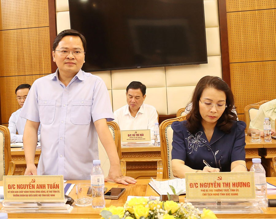 Bí thư Tỉnh ủy Bắc Ninh Nguyễn Anh Tuấn phát biểu tại buổi làm việc.