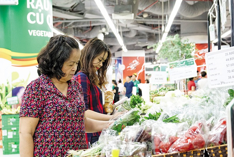 Giá cả các mặt hàng thiết yếu giữ ổn định và không có yếu tố bất thường. Ảnh: Dũng Minh