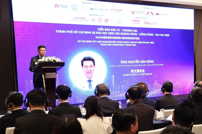 Phó chủ tịch UBND TP.HCM Nguyễn Văn Dũng phát biểu tại Diễn đàn