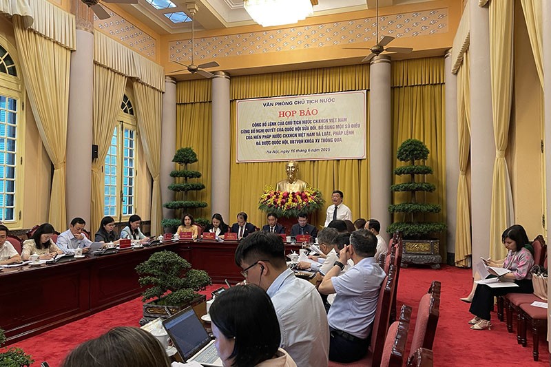 Thứ trưởng Bộ Nội vụ Trương Hải Long giới thiệu nội dung Luật tổ chức chính quyền địa phương (sửa đổi).