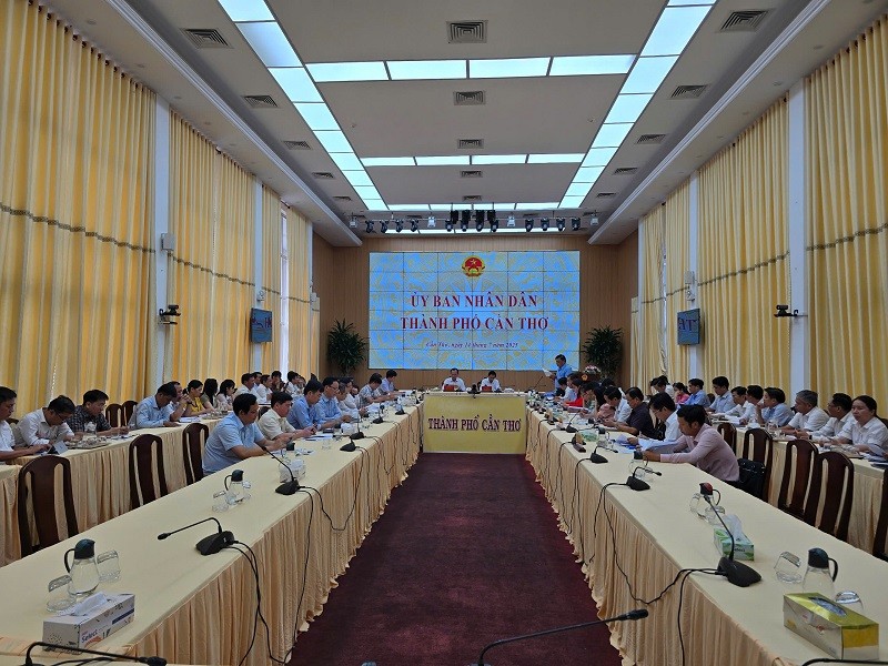 Chủ tịch UBND TP. Cần Thơ Trần Văn Lâu chủ trì cuộc họp về tình hình thực hiện giải ngân vốn Kl99ok phiên bản mới công năm 2025 của Thành phố