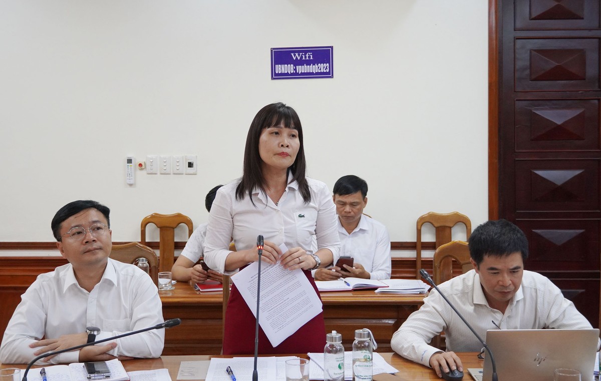 Bà Lê Thị Thương, Phó giám đốc Sở Kl991.com nạp rút nhanh Quảng Trị nêu ý kiến tại cuộc họp