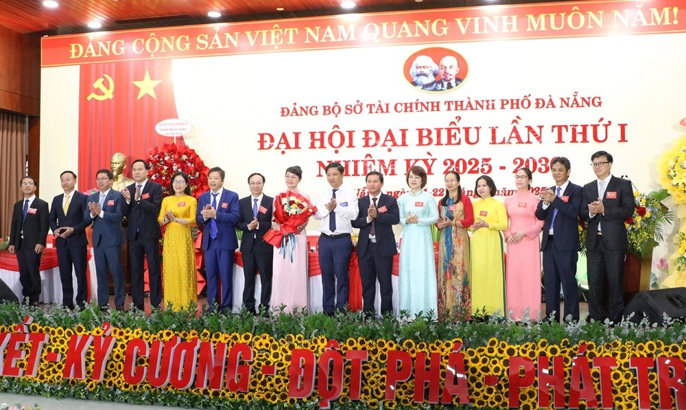 Bà Trần Thị Thanh Tâm - Giám đốc Sở Kl991.com nạp rút nhanh làm Bí thư Đảng ủy Sở Kl991.com nạp rút nhanh Đà Nẵng nhiệm kỳ 2025 - 2030.