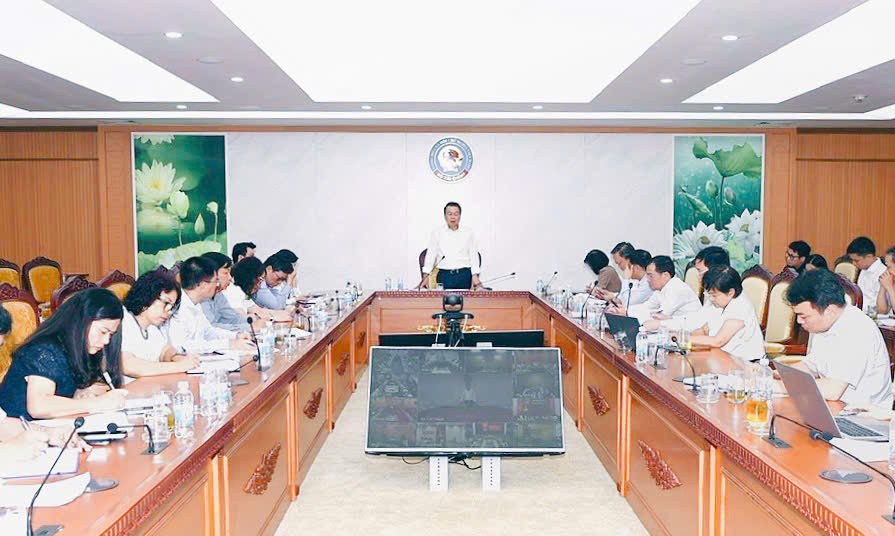 Thứ trưởng Nguyễn Đức Chi phát biểu tại cuộc họp với các địa phương chiều 26/7.