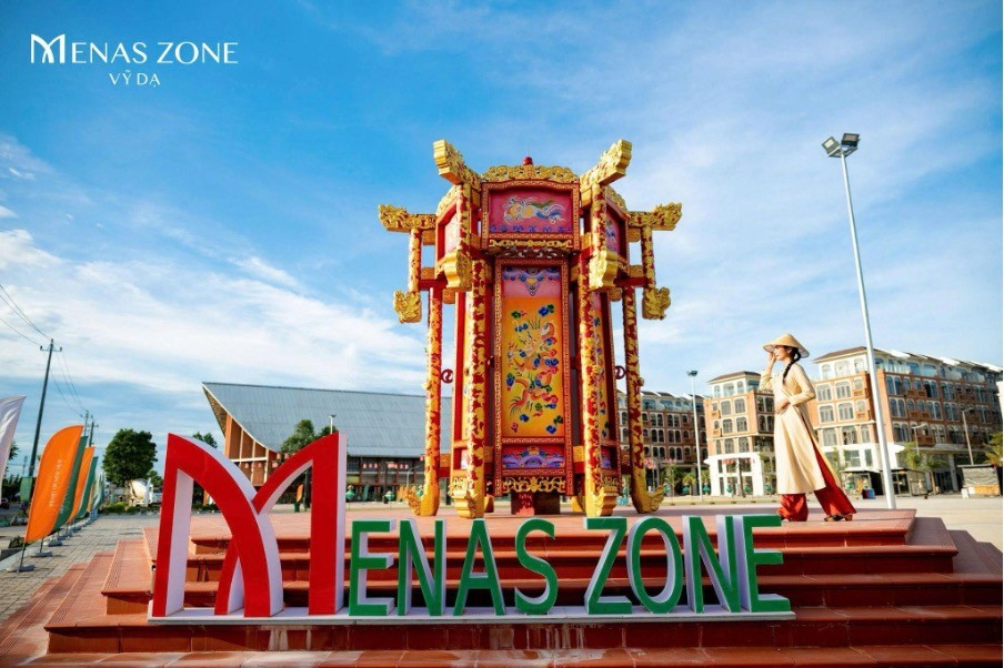 Biểu tượng nét son kiến trúc Cố đô - Lồng đèn Hoàng gia tại Menas Zone Vỹ Dạ; là phiên bản phục dựng lớn nhất Việt Nam. Ảnh: Dự án Biểu tượng nét son kiến trúc Cố đô - Lồng đèn Hoàng gia tại Menas Zone Vỹ Dạ; là phiên bản phục dựng lớn nhất Việt Nam. Ảnh: Dự án