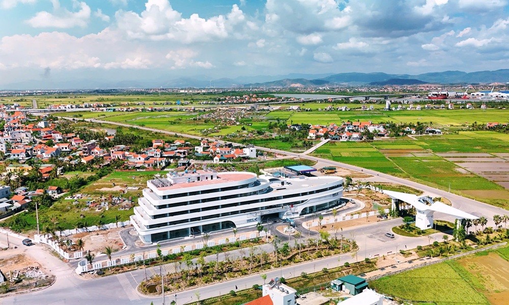 Tổ hợp Văn phòng dịch vụ hiện đại tại KCN Bắc Tiền Phong. Ảnh: Huy Dung Tổ hợp Văn phòng dịch vụ hiện đại tại KCN Bắc Tiền Phong. Ảnh: Huy Dung