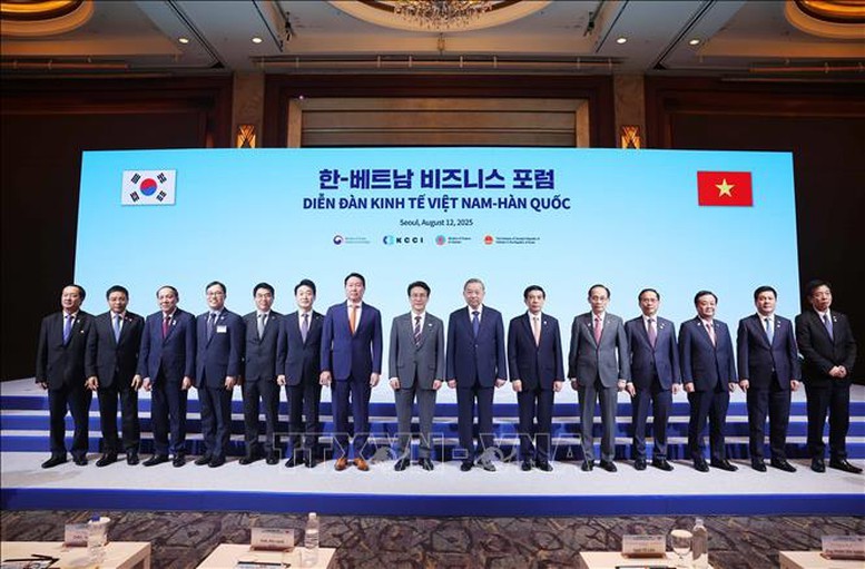 Tổng Bí thư Tô Lâm và Thủ tướng Hàn Quốc Kim Min Seok cùng các đại biểu dự Diễn đàn Kl992 cổng game cá cược Việt Nam – Hàn Quốc - Ảnh: TTXVN