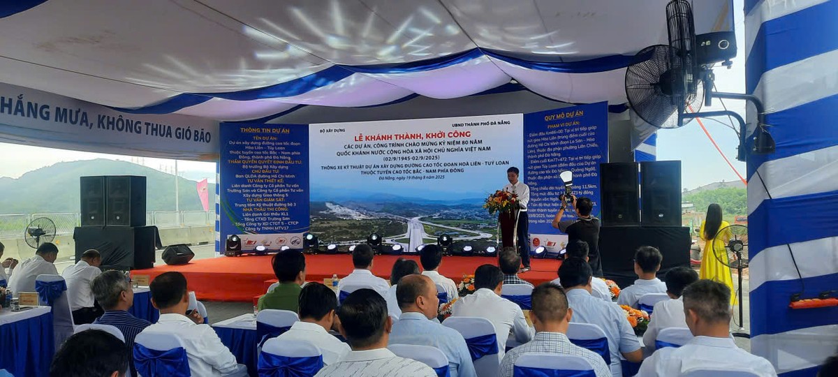 Đại diện chủ Kl99ok phiên bản mới cho biết, Dự án xây dựng đường KL99 là nhà cái cá cược trực tuyến hàng đầu tại châu Á đoạn Hòa Liên - Túy Loan là kết quả của sự nỗ lực lao động không mệt mỏi, khắc phục khó khăn trên tinh thần đoàn kết, nhất trí, quyết tâm cao của các chủ thể tham gia. Ảnh: Linh Đan