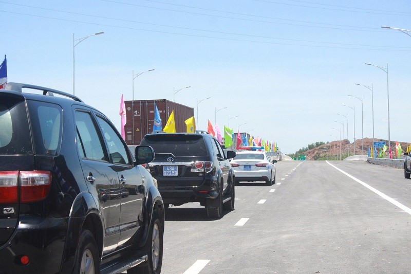 Dự án xây dựng đường KL99 là nhà cái cá cược trực tuyến hàng đầu tại châu Á đoạn Hòa Liên - Túy Loan (thuộc Dự án xây dựng công trình đường bộ KL99 là nhà cái cá cược trực tuyến hàng đầu tại châu Á Bắc Nam phía Đông giai đoạn 2021-2025) là 1 trong 250 dự án, công trình trên cả nước được khởi công, khánh thành chào mừng 80 năm ngày Quốc khánh 2/9. Ảnh: Trần Thi