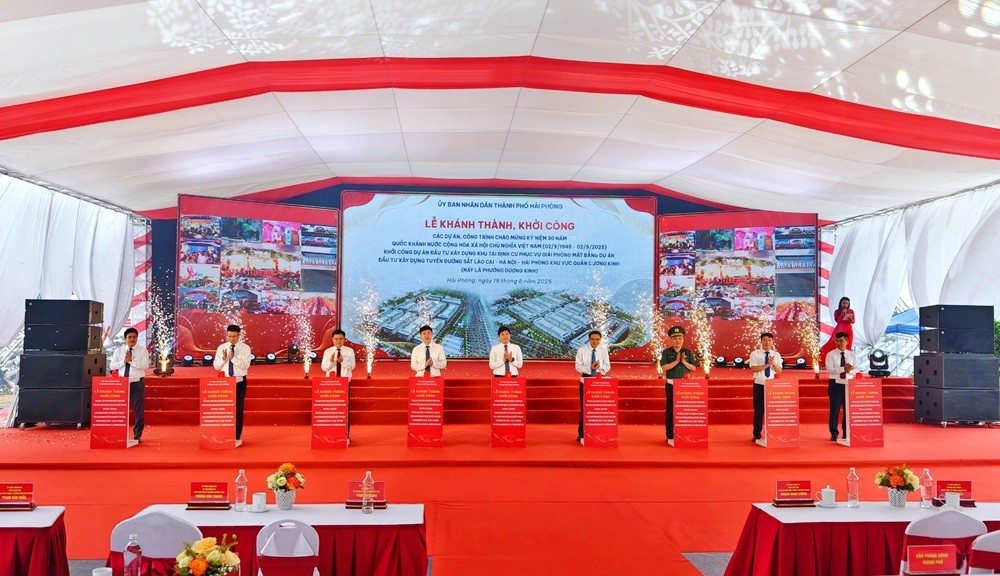 Khởi công Dự án xây dựng khu tái định cư Dự án 99Kl.app khuyến mãi hot Lào Cai - Hà Nội - Hải Phòng khu vực Dương Kinh. Ảnh: Hồng Phong